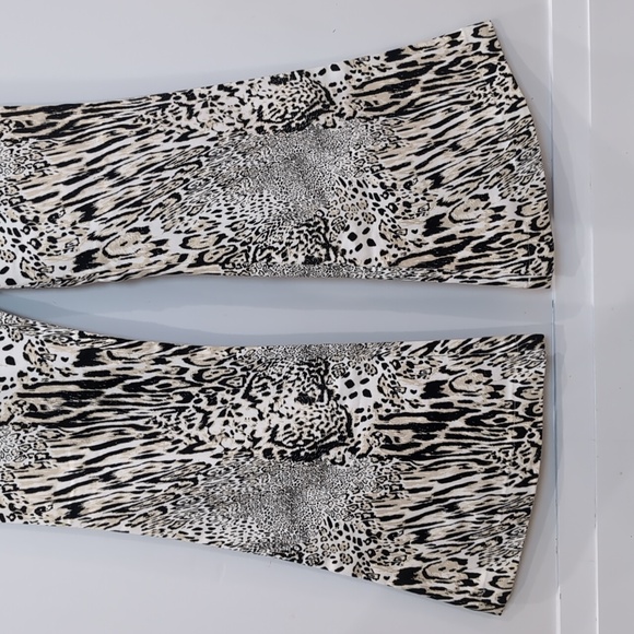 THE PEOPLE VS | Women's White/Black/Beige Animal Print Hi-Rise Flare Jeans - Picture 4 of 6